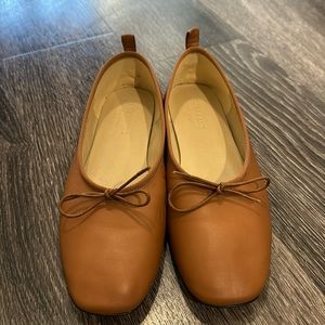 Everlane leather ballet flats size 7 - good condition